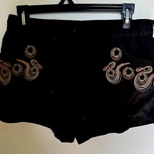 Sassa black shorts with pockets